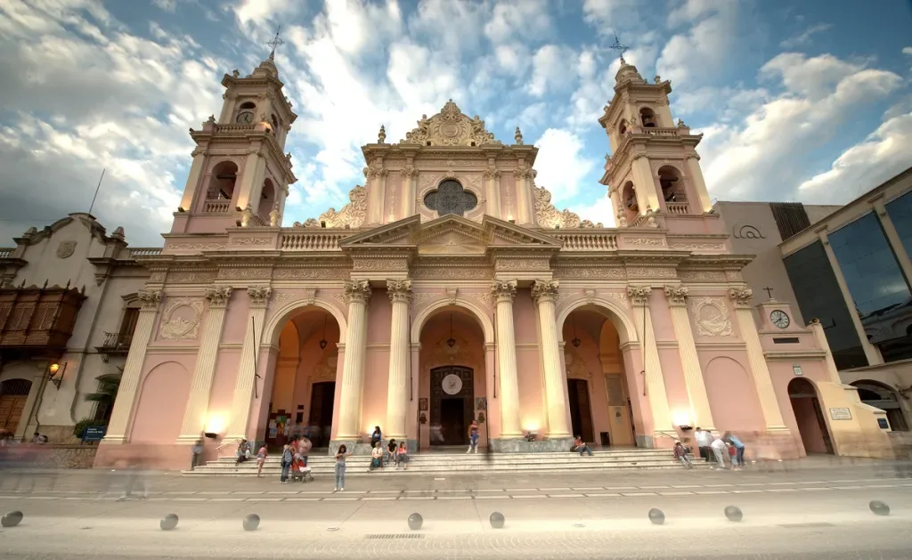 Fin de semana con cambio de tiempo en Salta: calor moderado, viento y un fuerte descenso de temperatura