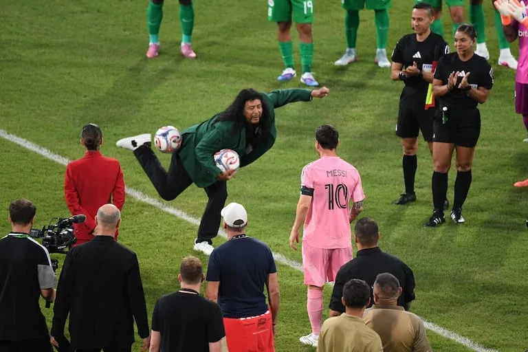 locura por lionel messi en medellin el escorpion de rene higuita y los pedidos especiales de inter miami