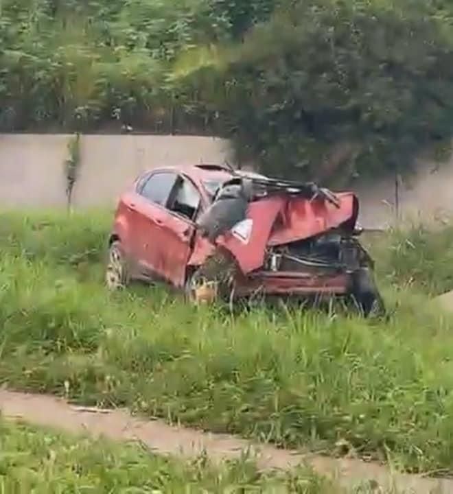 antes de la rotonda mujer pierde la vida en un tremendo accidente