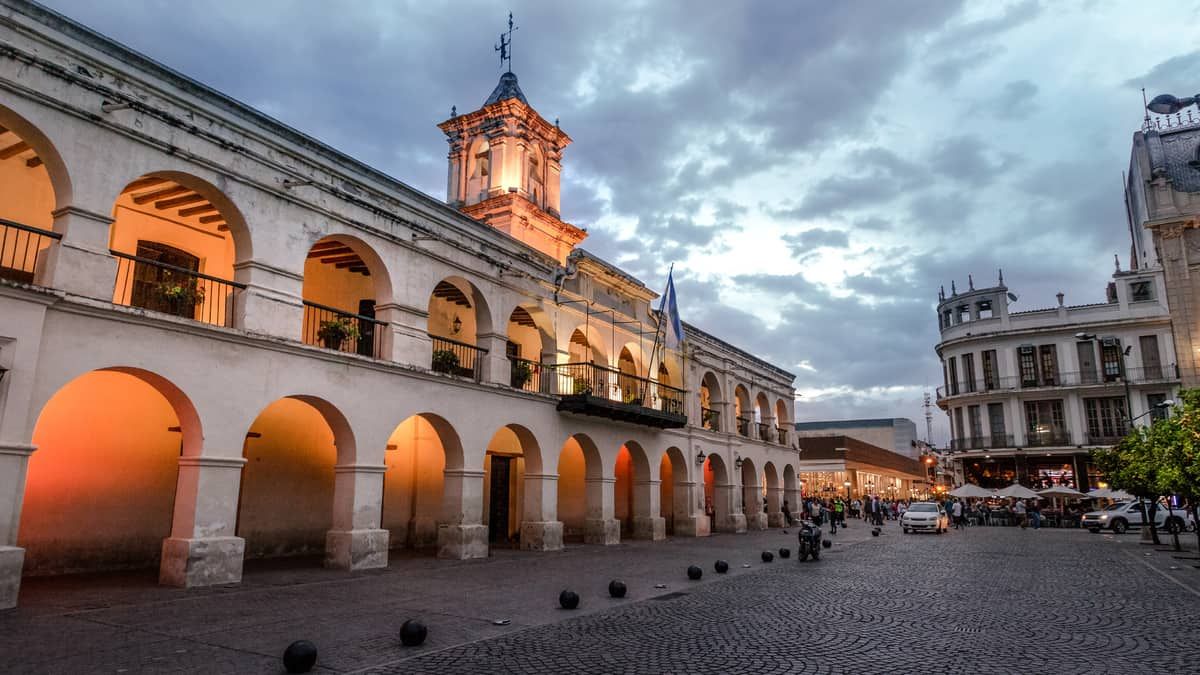 turismo en salta advierten por cierres de empresas y cuestionan la estrategia oficial