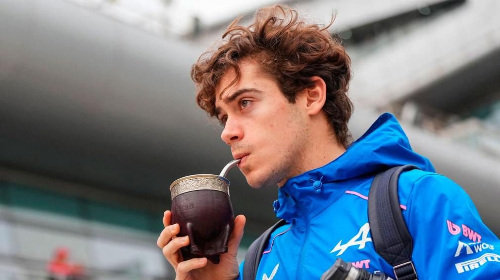 colapinto entreno en el circuito de monaco y se volvio viral en pleno parate de la f1