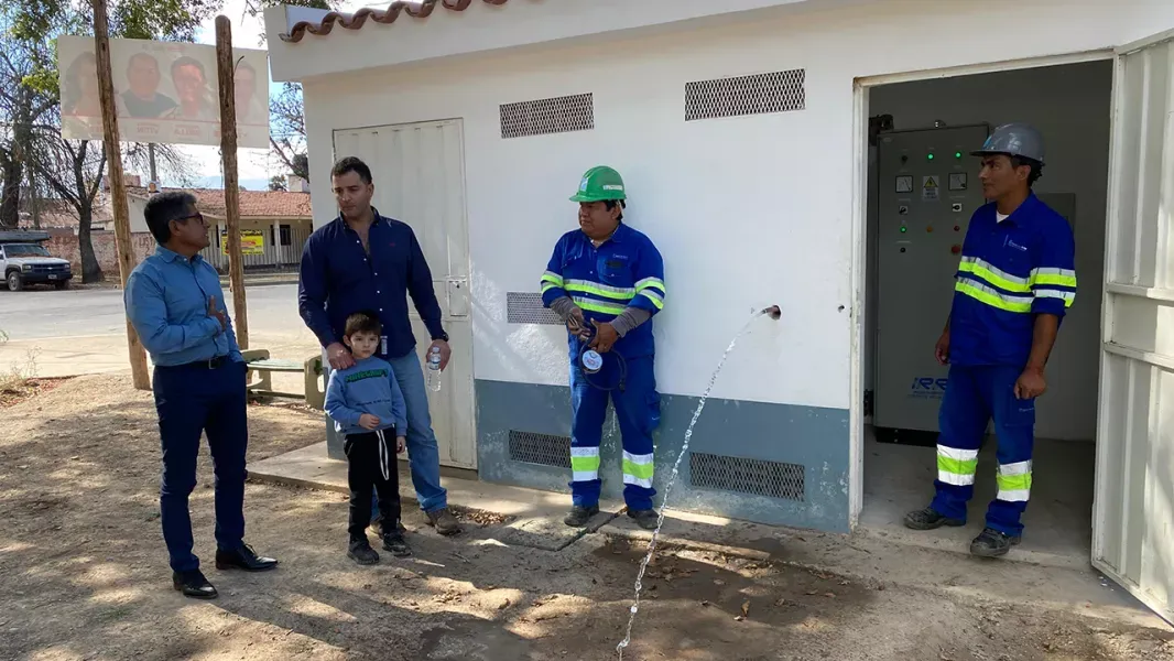 inauguran una nueva fuente de agua potable en parque la vega