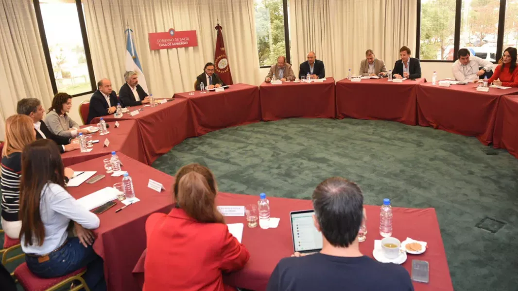 un reordenamiento profundo del ejecutivo salta activa una nueva ley de ministerios