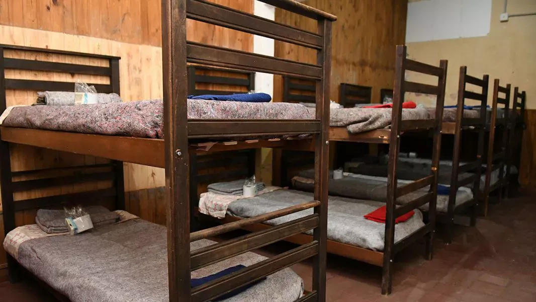 con la llegada del invierno el hogar de noche asistio a 55 personas en situacion de calle
