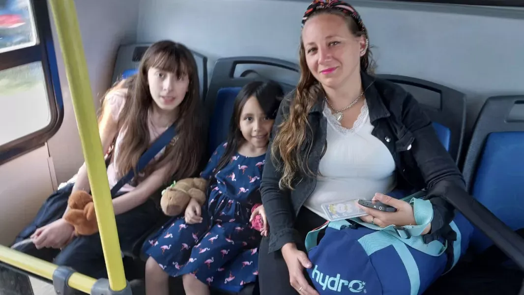 dia del nino los chicos de hasta 12 anos viajaran gratis en saeta