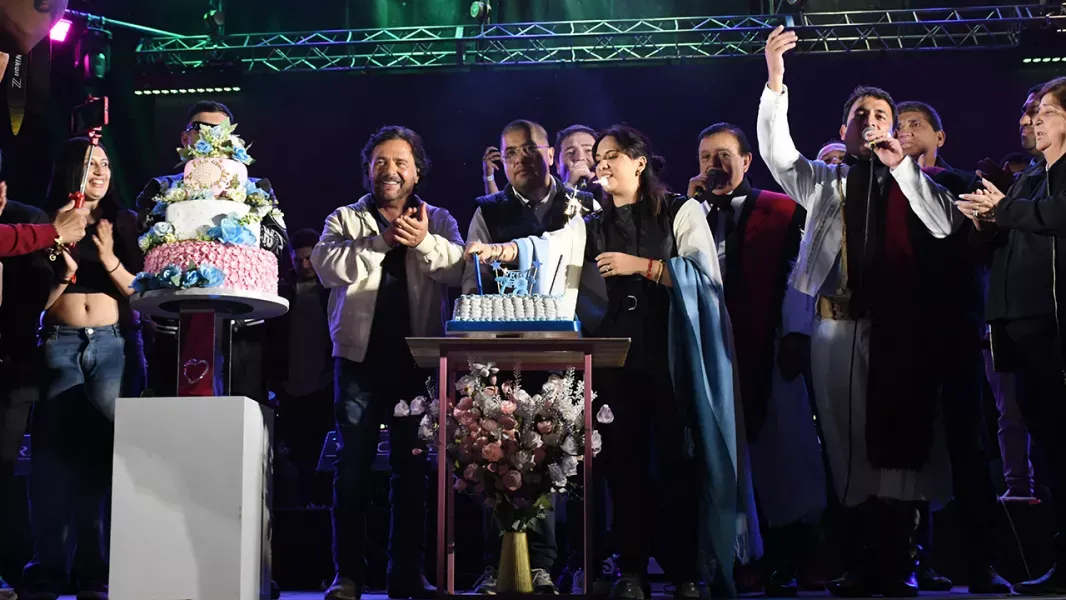 salvador mazza celebro sus 78 anos con musica desfile y presencia del gobernador