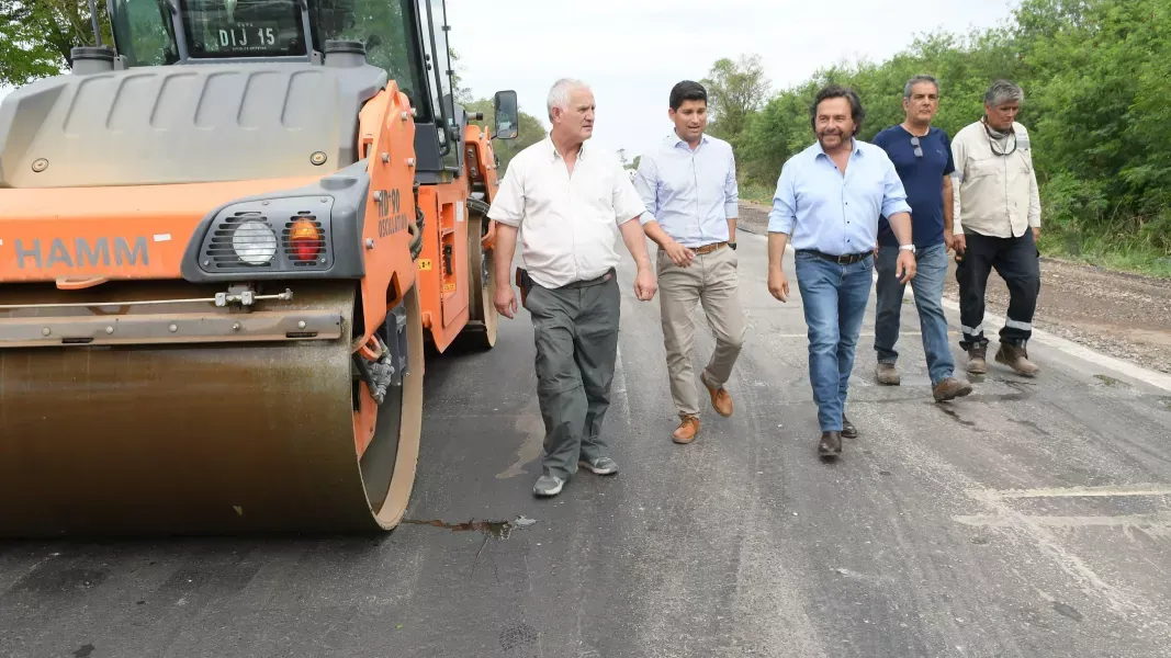 saenz superviso obras en la ruta nacional 50 la gente no puede seguir esperando