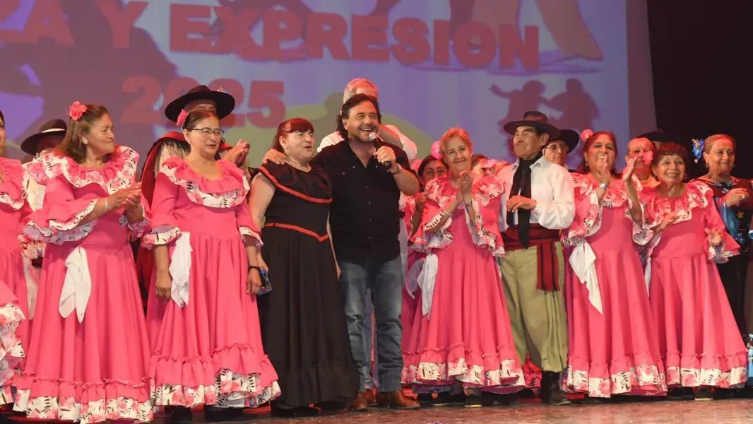 vamos a defenderlos con alma corazon y vida aseguro saenz ante cientos de adultos mayores