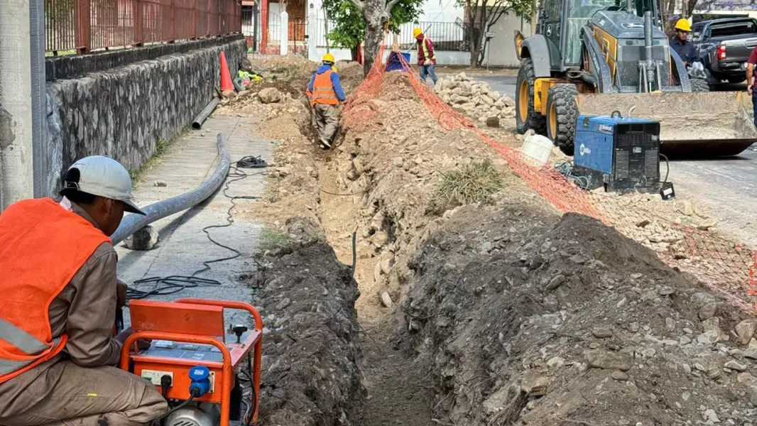 renuevan mas de 7 000 metros de canerias en ciudad del milagro para mejorar el servicio de agua