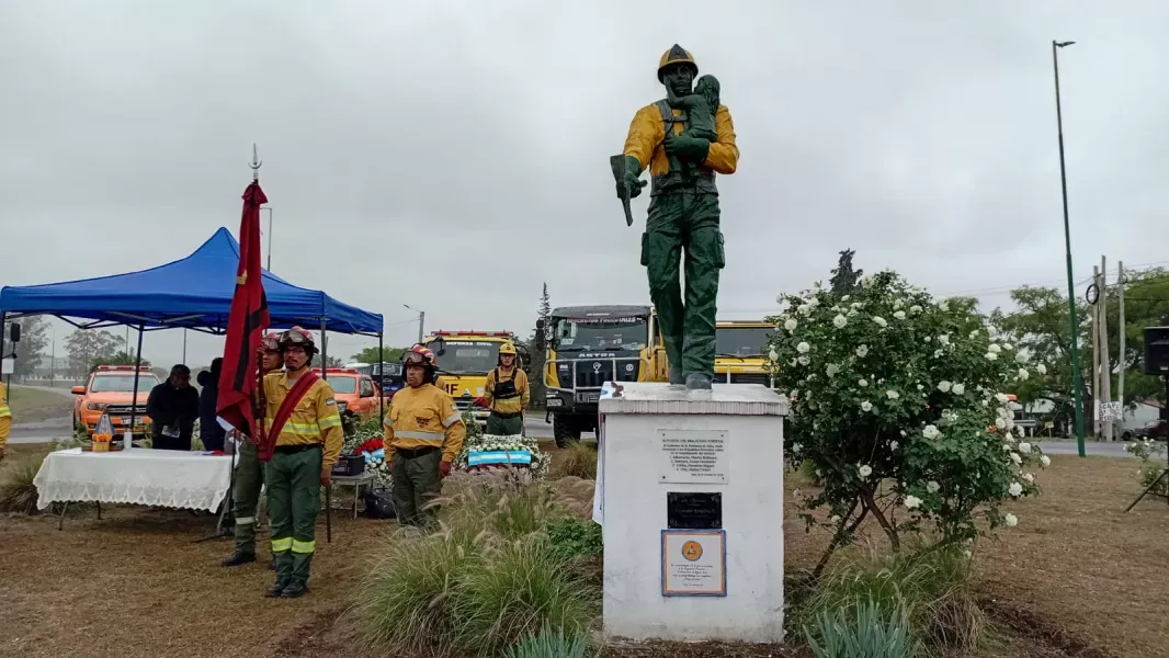 al cumplirse 11 anos de la tragedia de guachipas conmemoraron el dia provincial del brigadista forestal