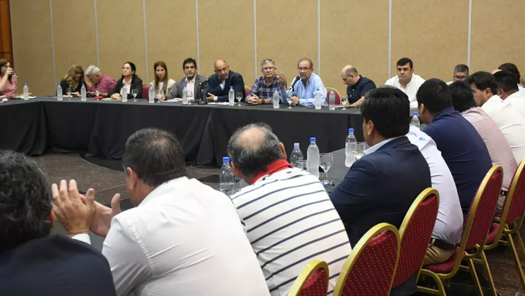 el gobierno provincial abrio el debate del presupuesto 2026 junto a diputados