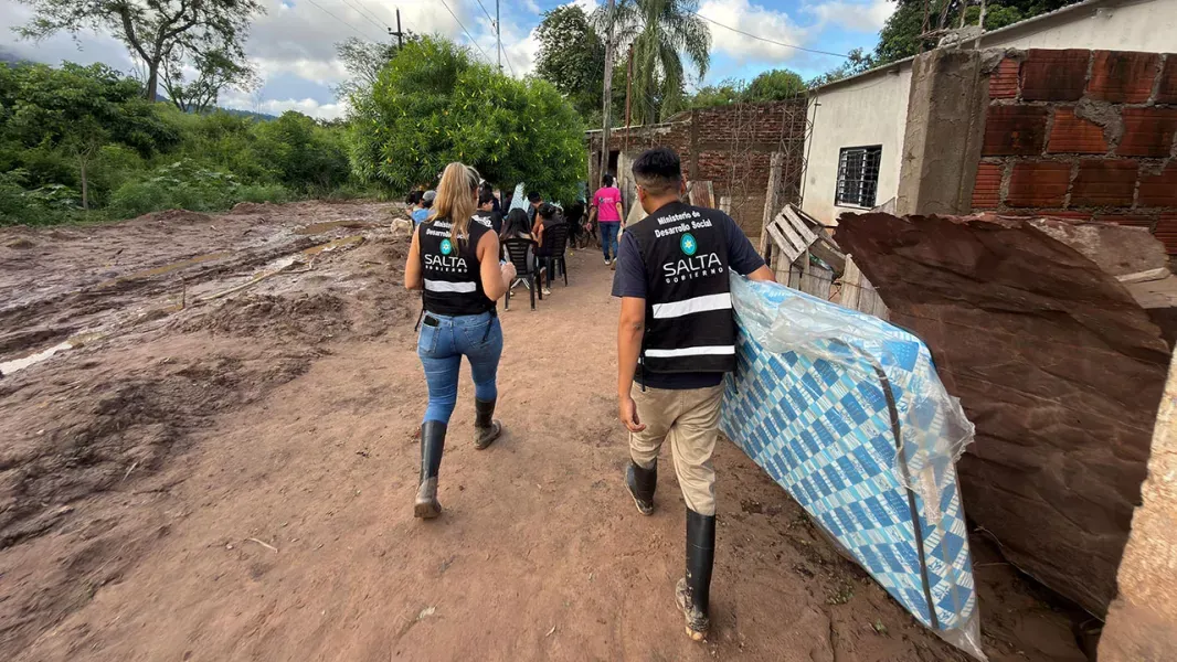 emergencia por lluvias desarrollo social asistio a mas de 100 familias en 11 municipios