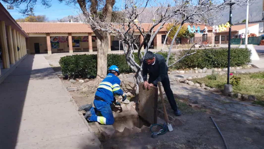 supervisan las instalaciones internas de escuelas previo al inicio de clases