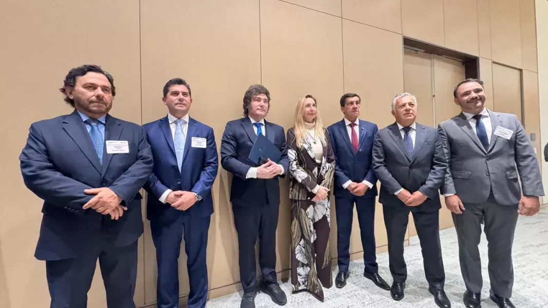 saenz participo en la apertura de argentina week en nueva york junto a javier milei
