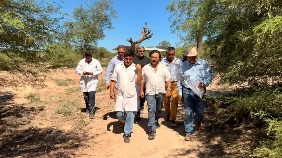 crecida del bermejo saenz superviso un amplio operativo de asistencia en rivadavia