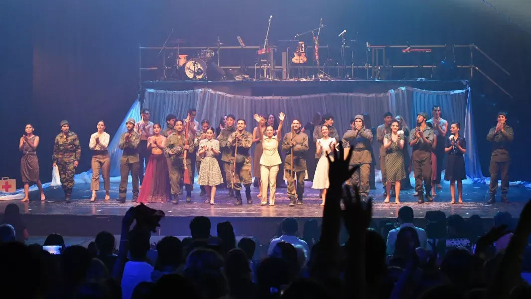 malvinas el musical conmovio en su estreno y emociono de pie al publico salteno