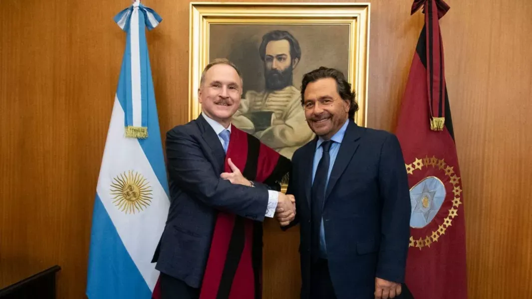 saenz recibio al embajador de ee uu en su primera visita oficial al interior del pais