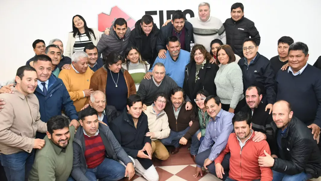 intendentes ya hablan de otra candidatura de saenz y piden su continuidad