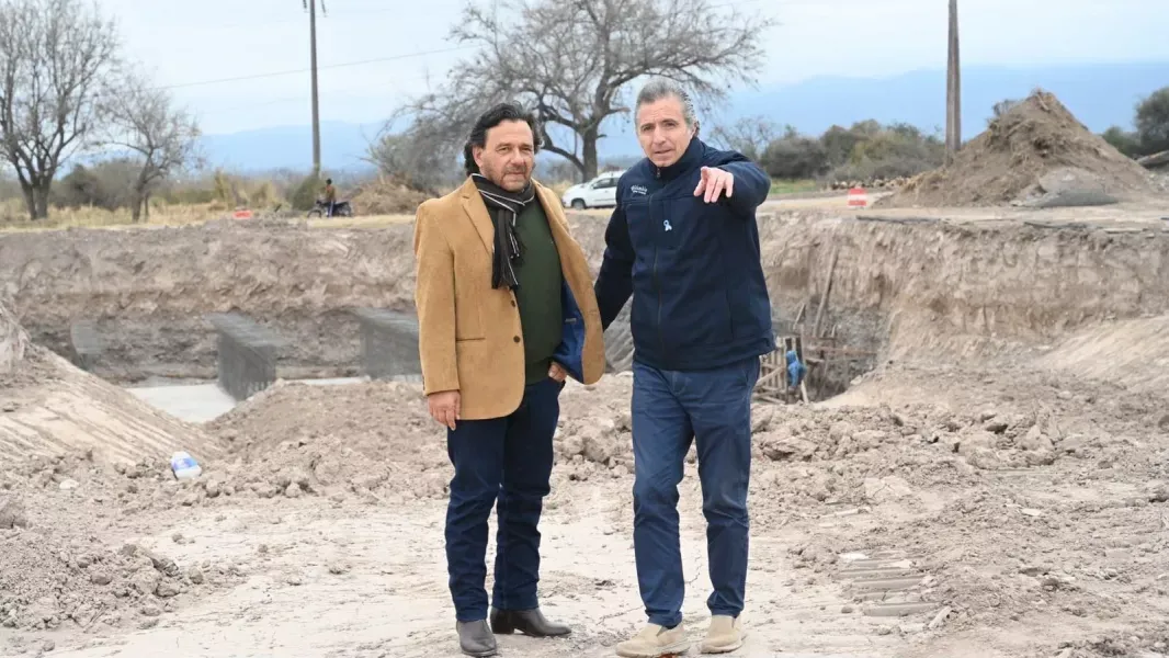 comenzo la construccion del canal pluvial de la autopista del valle de lerma