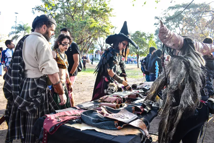 el mercado artesanal se transforma en un escenario medieval este fin de semana