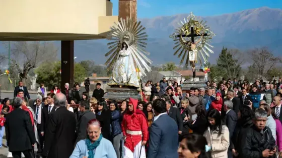 los santos patronos volveran a recorrer la casa de gobierno el 4 de septiembre