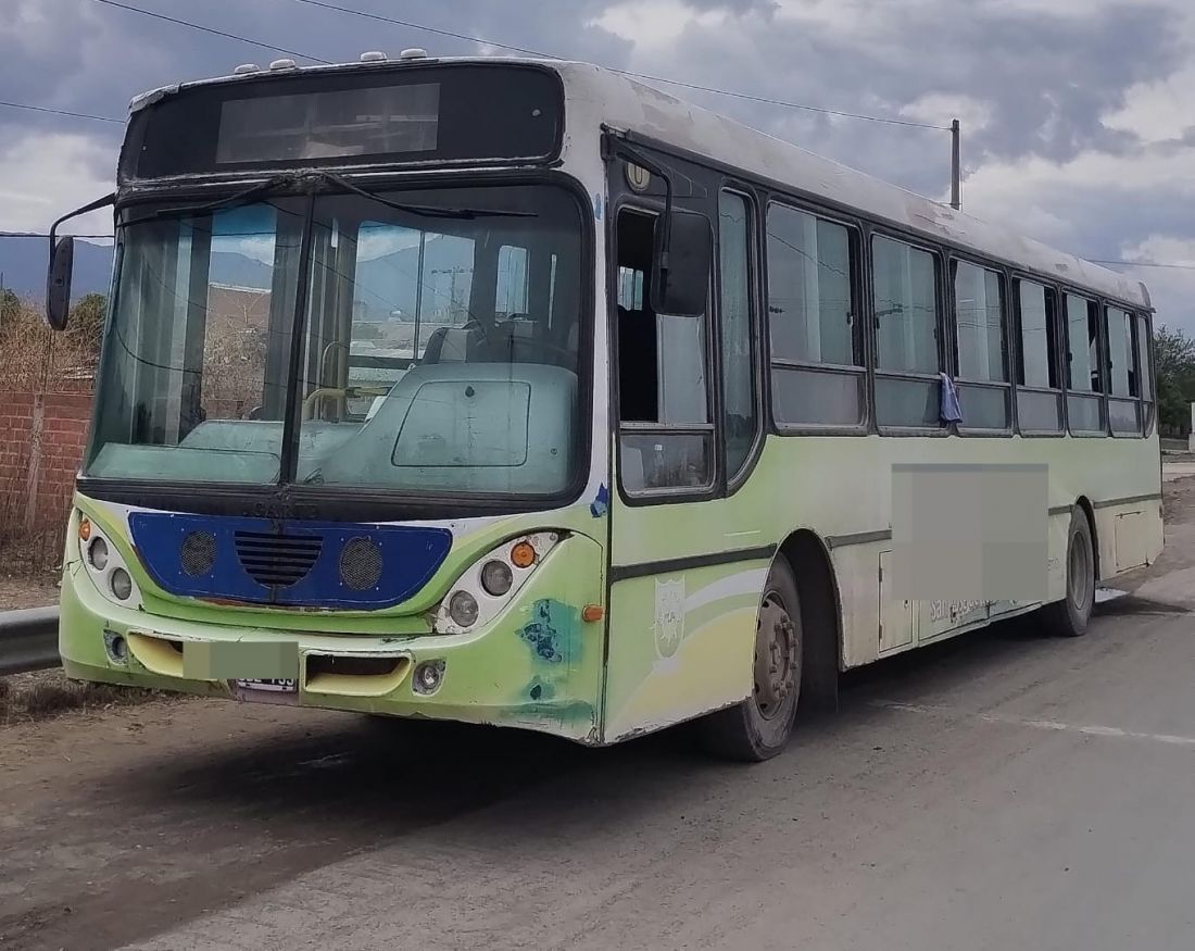 pudo ser una tragedia detuvieron a un chofer ebrio que llevaba ninos a un partido de futbol