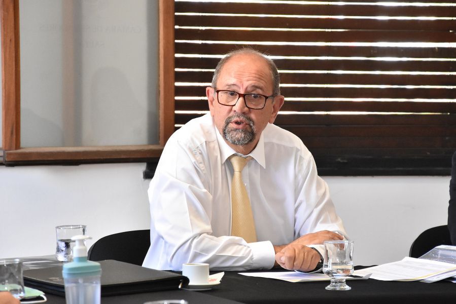 camacho respaldo la reforma electoral y cruzo a olmedo por oportunismo politico