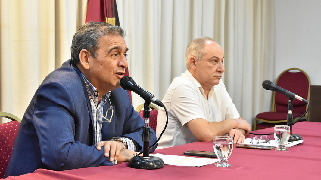 el ministro de salud advirtio sobre un posible brote historico de dengue