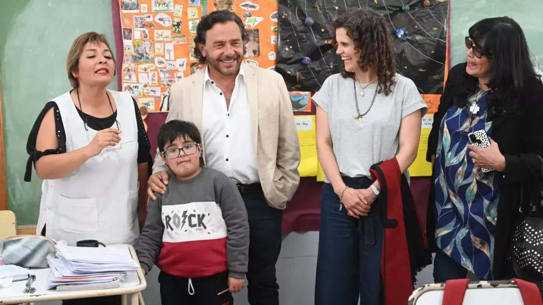 saenz inauguro la renovacion integral de la escuela joaquin castellanos