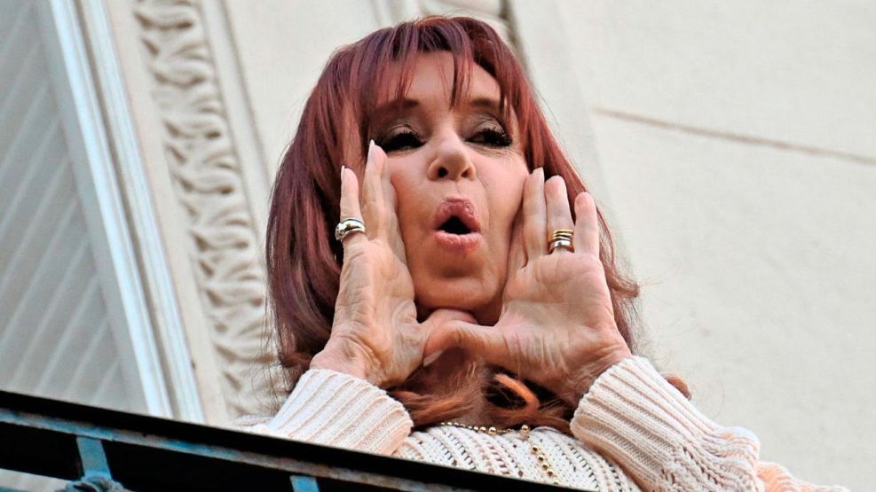 causa vialidad la justicia intimo a cristina kirchner y a los demas condenados a pagar 684 mil millones