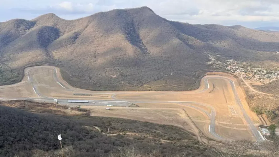 obras en el autodromo vialidad reparo la pista y acondiciono el predio