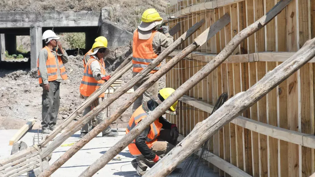 la construccion atraviesa una crisis profunda en salta y ya se habrian perdido hasta 15 mil empleos