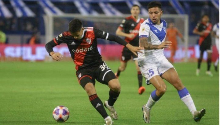 river volvio a perder ahora con velez que lucha pro el promedio