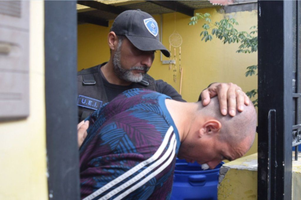 la detencion del pistolero semilla paz en un barrio de policias abre nuevas preguntas