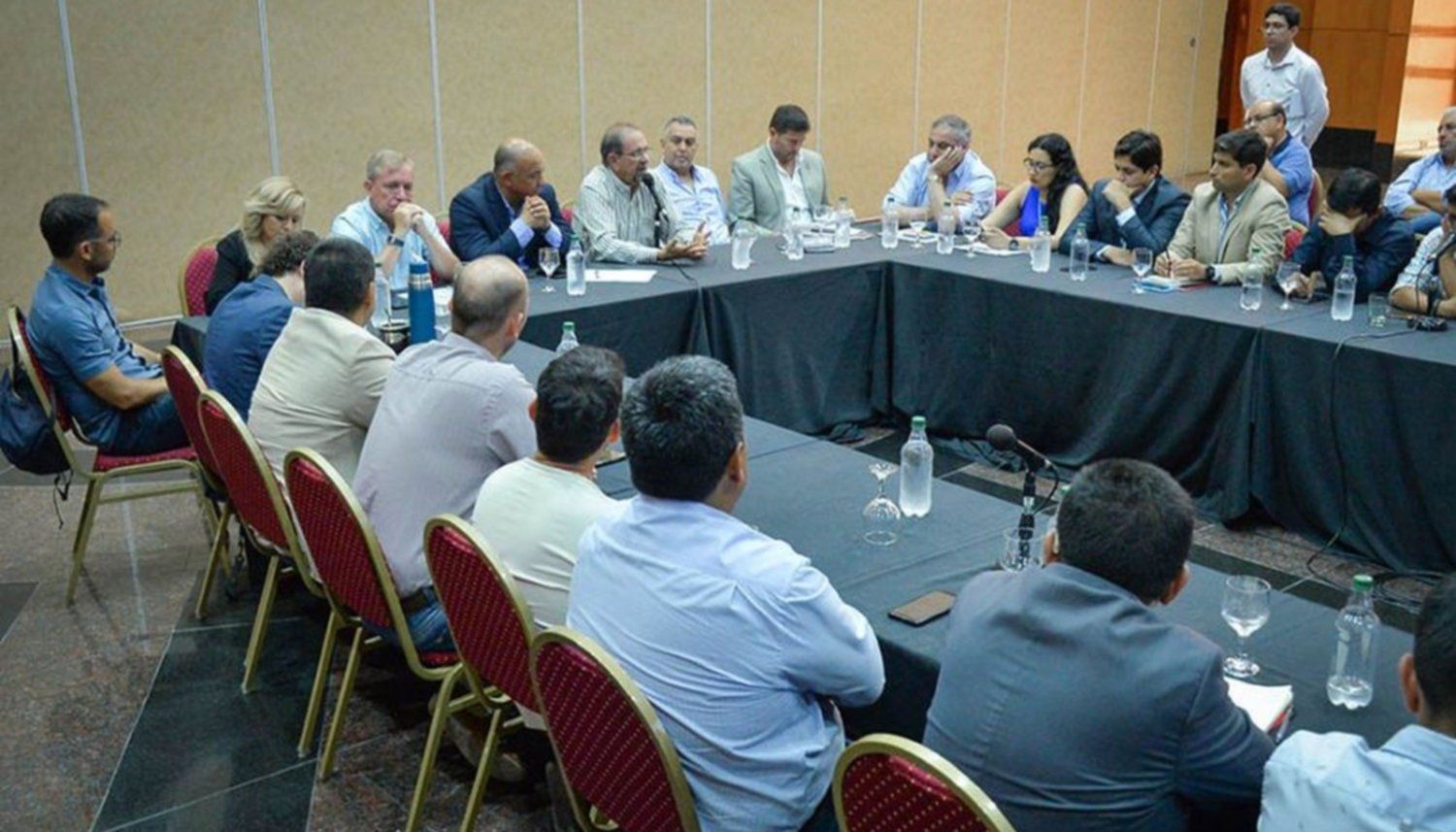 intendentes se quejan no pueden pagar sueldos menos el aguinaldo a caso no sabian como estaban sus municipios