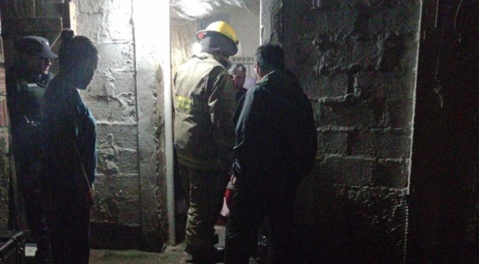 bomberos rescataron a un nino que quedo atrapado dentro de un secarropas