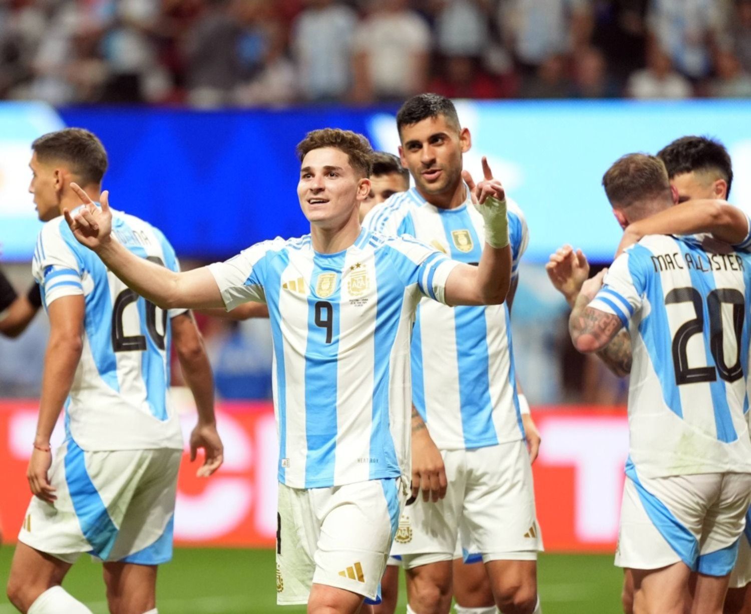 argentina vencio 2 0 a canada en el inicio de la copa america mira los goles