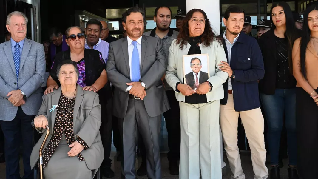 la escuela de cadetes rindio homenaje al comisario vicente cordeyro con la presencia del gobernador