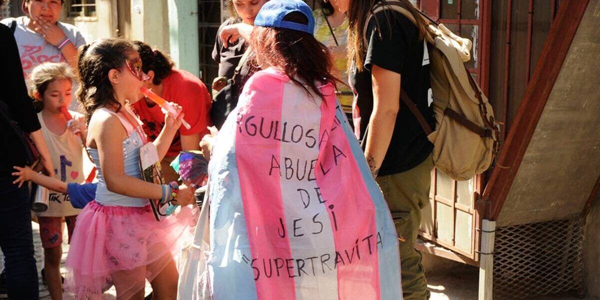 gobierno nacional prohiben tratamientos de cambio de genero para menores de 18 anos
