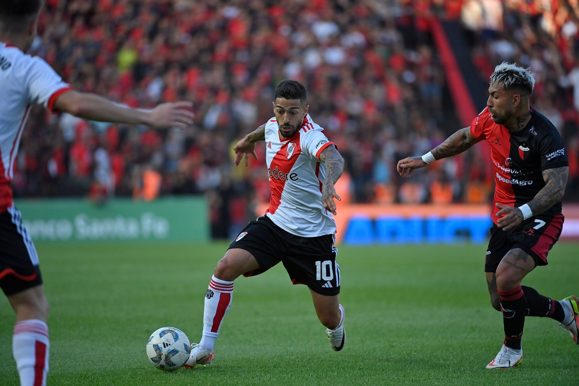 en un partidazo colon y river igualaron 2 a 2 en santa fe