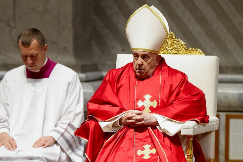 papa francisco dirige misa del viernes santo antes de la procesion en el coliseo link del vivo aqui