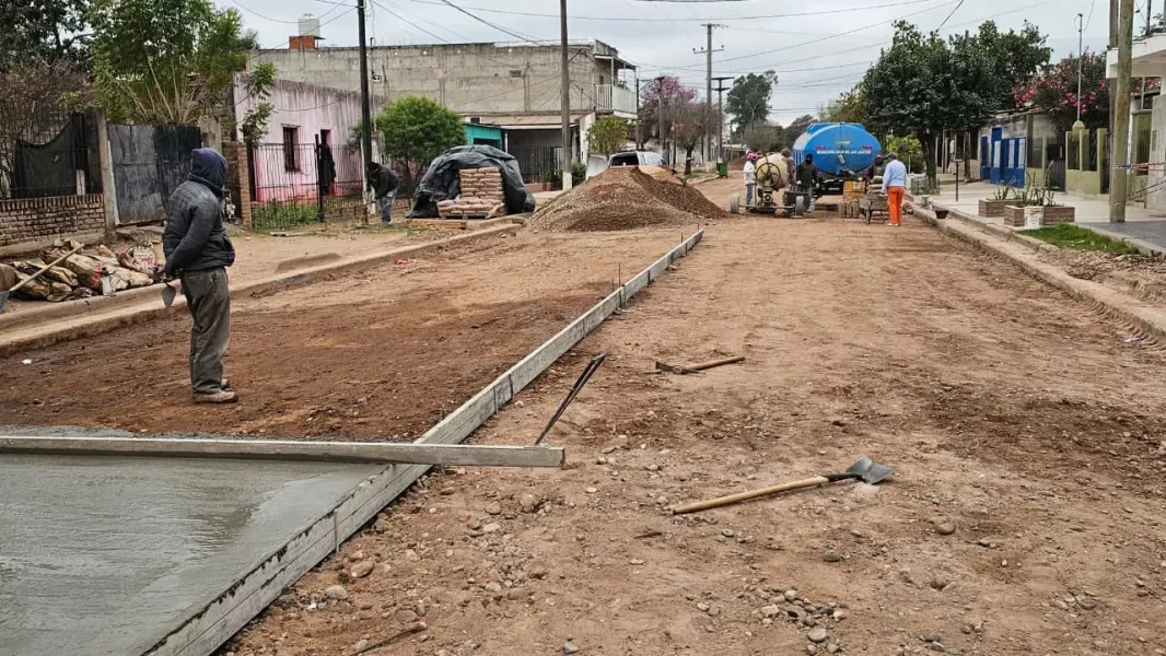las lajitas suma nuevas obras de pavimentacion y ya supera las 100 cuadras intervenidas