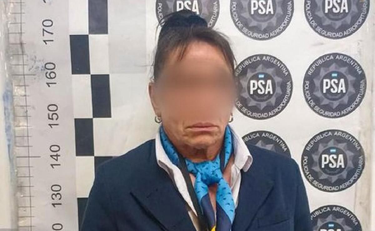 cayo una azafata por contrabando millonario de relojes celulares y joyas en ezeiza