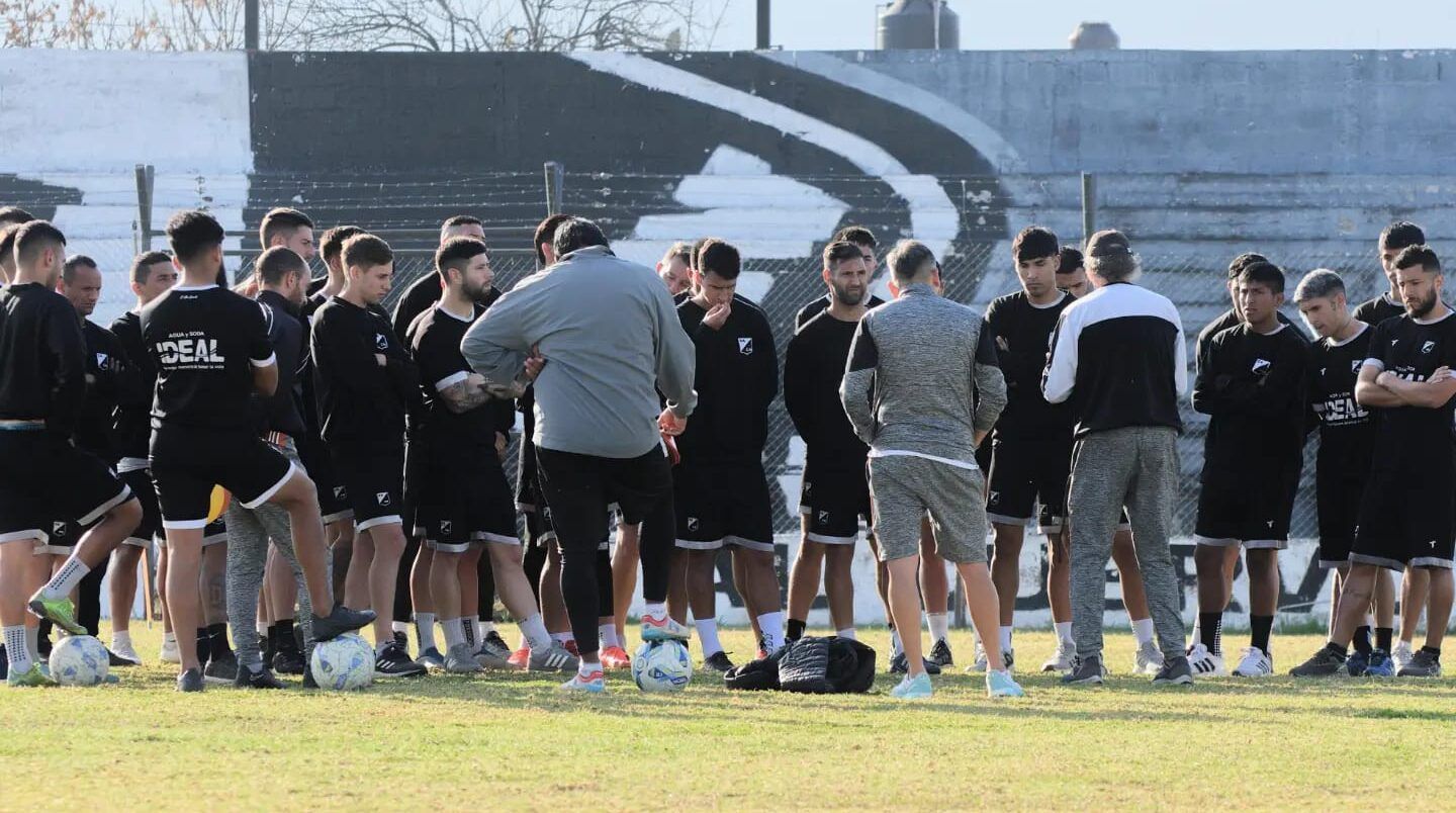 el cuervo arranco sus entrenamientos con nuevos refuerzos de cara a la pretemporada