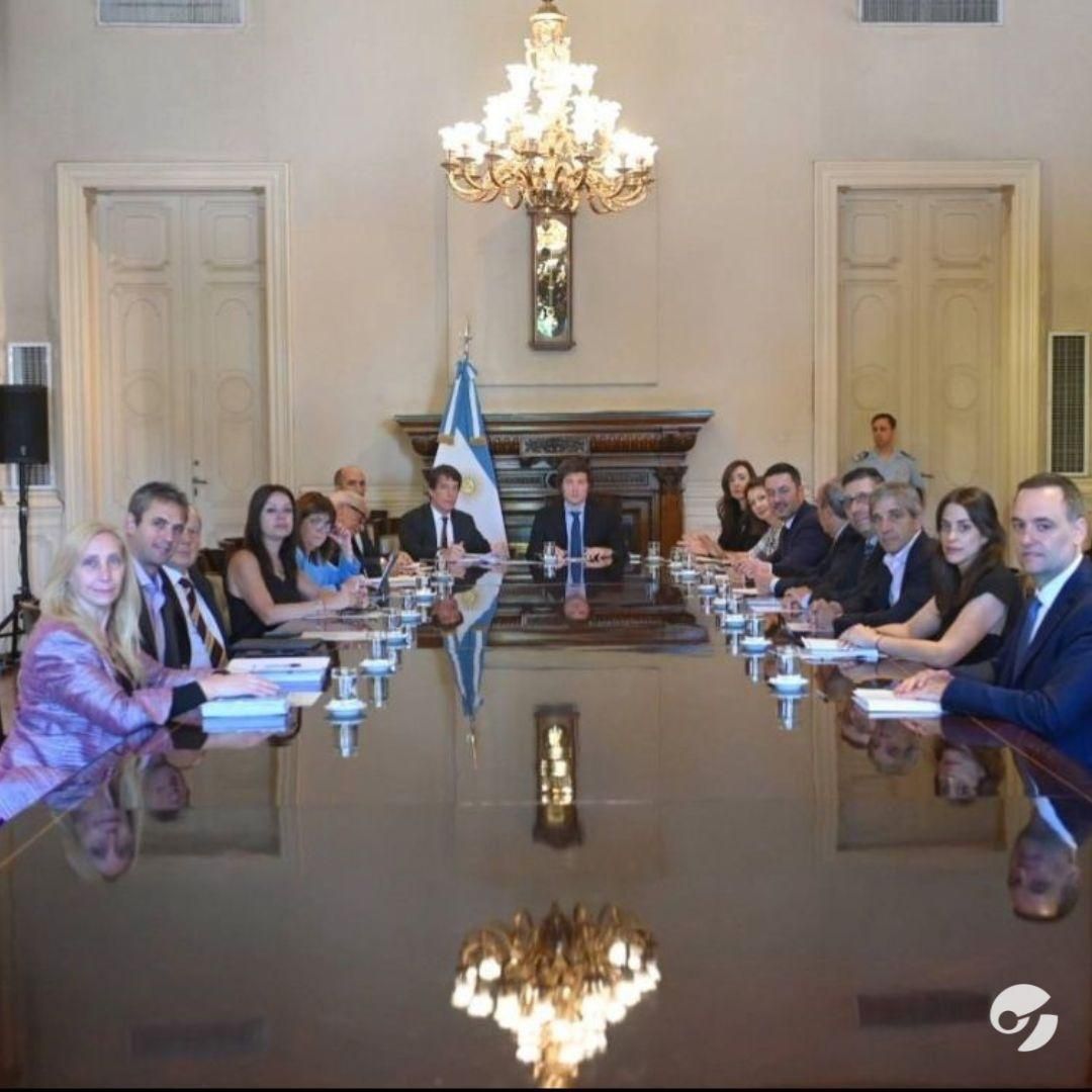 milei exigira el 100 por ciento de la presencialidad en los lugares de trabajo de la administracion publica nacional