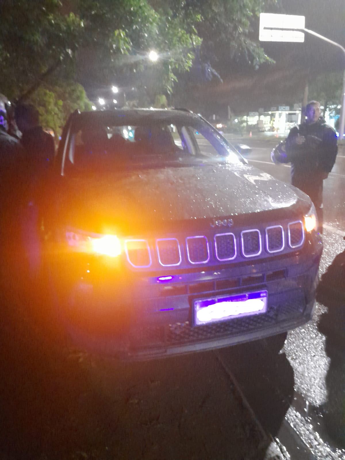 un automovilista trato de evadir un control fue demorado por conducir alcoholizado