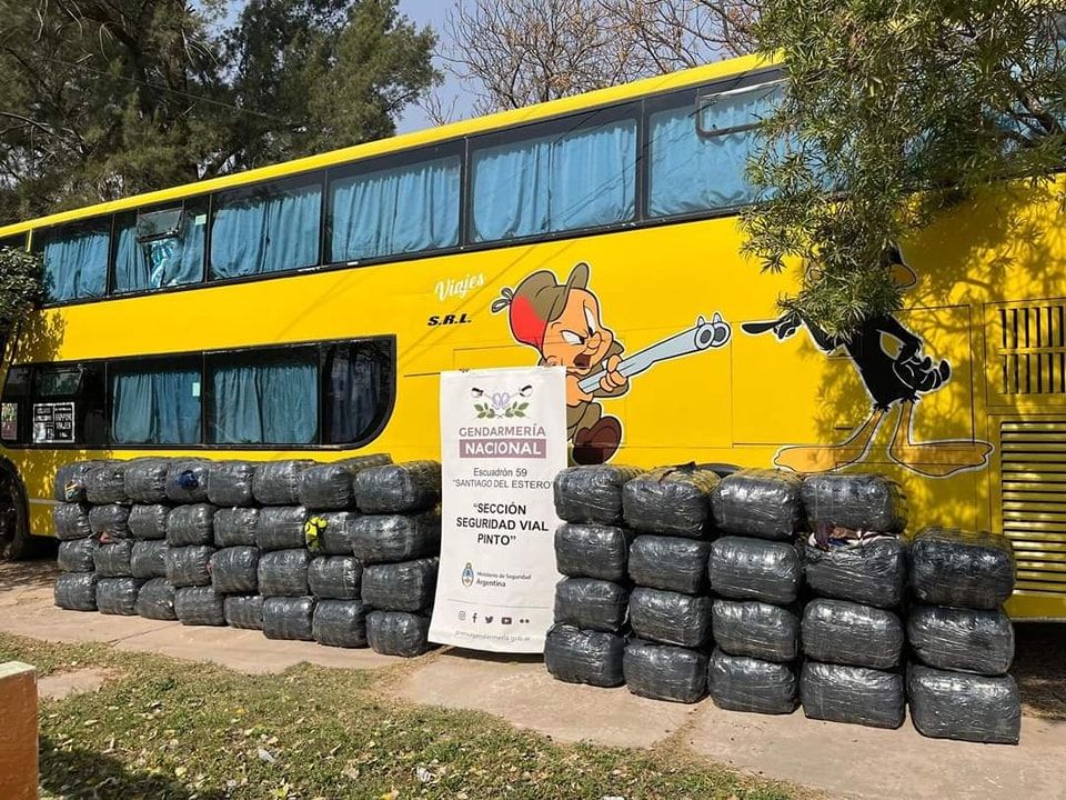 oran llevaban una tonelada de coca en un tours de compras