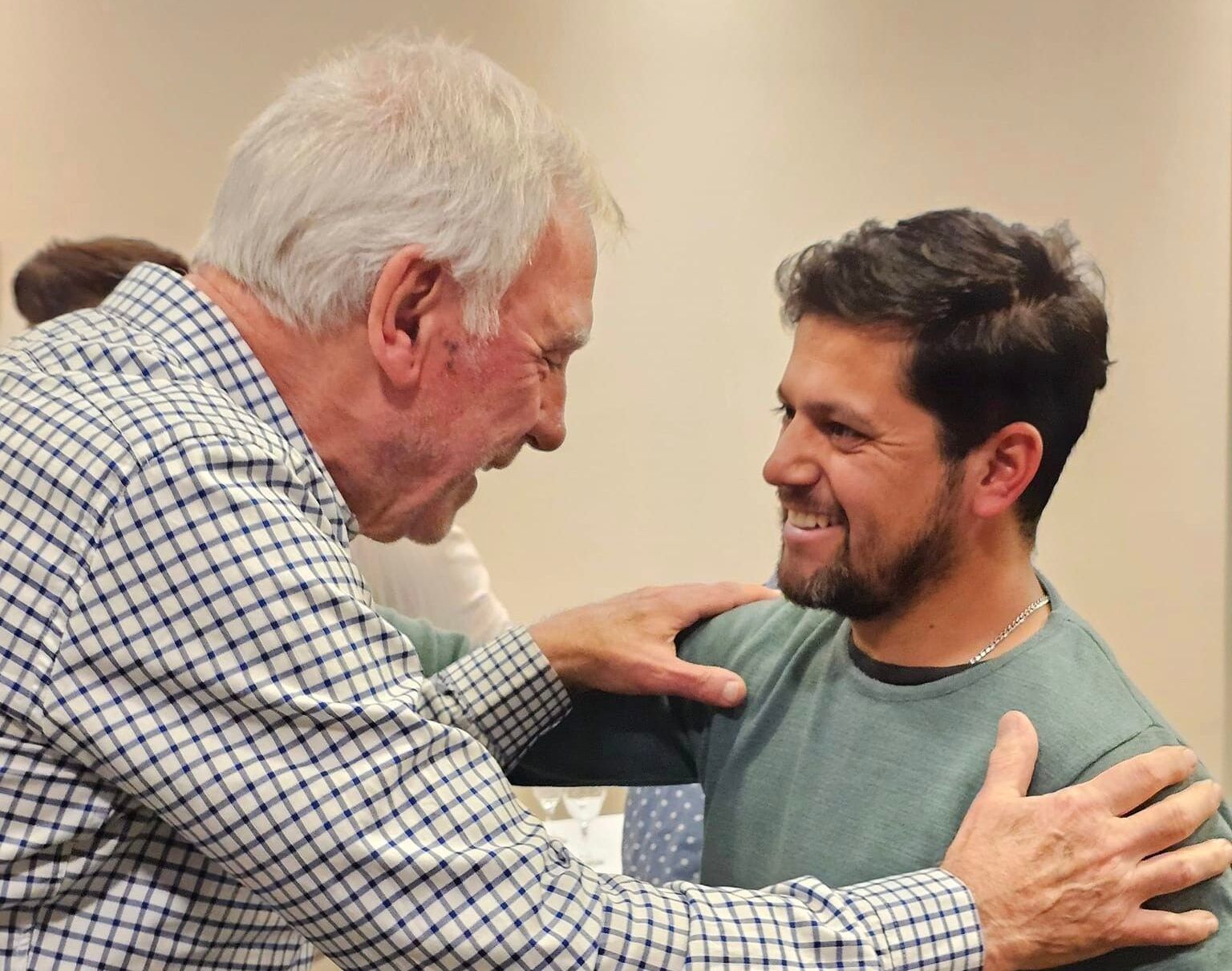 su pueblo es un desastre y recibio un premio lo pidio sobre cultura