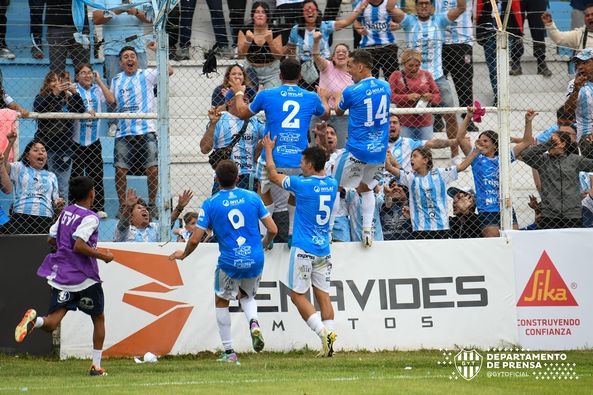 el albo le gano a defensores de belgrano y clasifico al reducido de la primera nacional y copa argentina