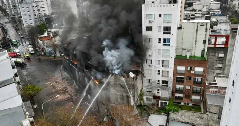 se incendio deposito trucho en la plata y encontraron tanques de nafta en el subsuelo